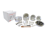 FAMILY KITCHEN KIT | Personalised cardboard box with 2 saucepans, one frying pan, 5 bowls, 5 plates, 5 cups, 5 forks, 5 spoons, 5 knives, a wooden spoon and a kitchen knife.